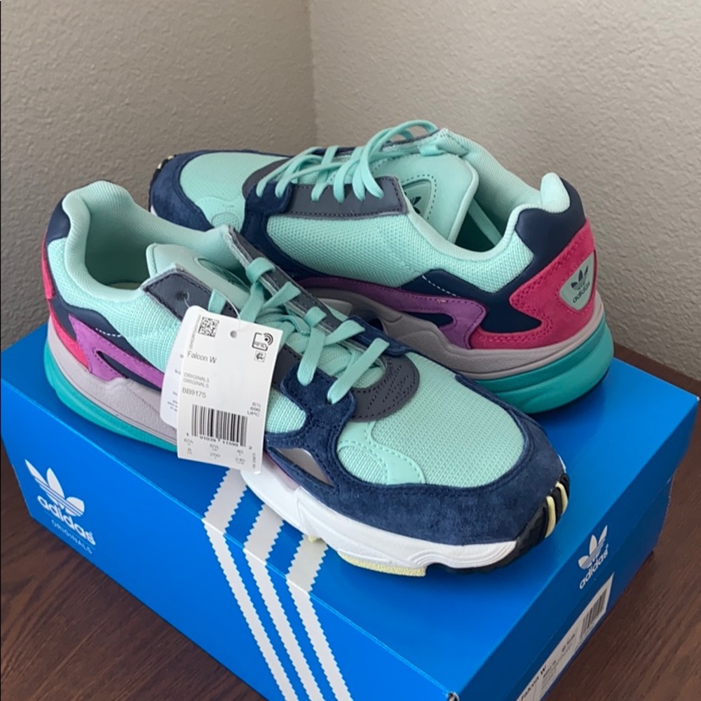Adidas falcon